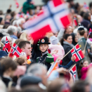 Mange var møtt fram på Slottsplassen. Foto: Jon Olav Nesvold / NTB scanpix